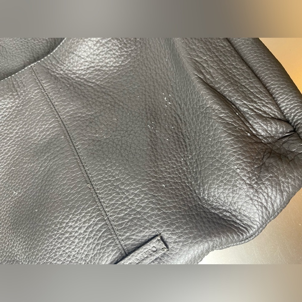 Vince Camuto Gray Pebbled Leather Boho Tote Bag Purse Zip Closure - Picture 7 of 10